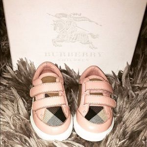 ✨BURBERRY✨